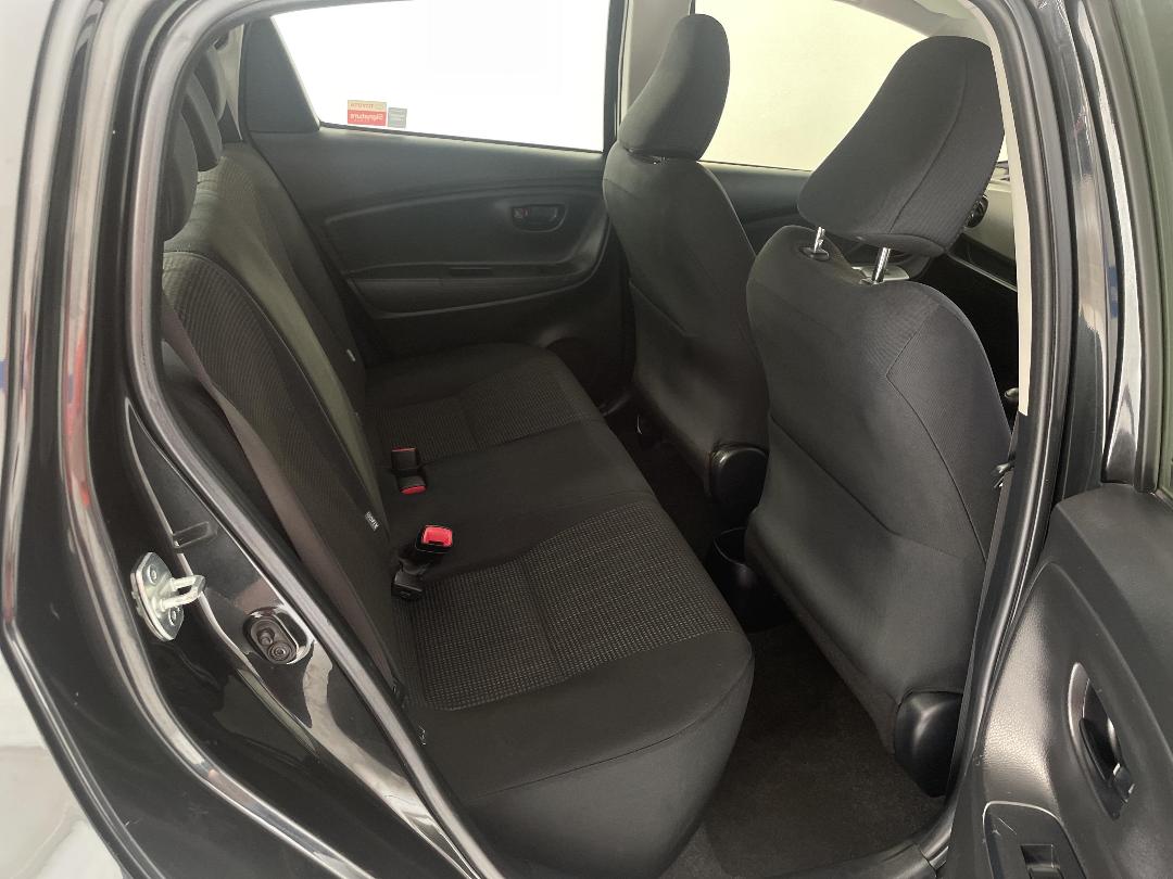 Photo '20' of Toyota Yaris Photo '20' of Toyota Yaris