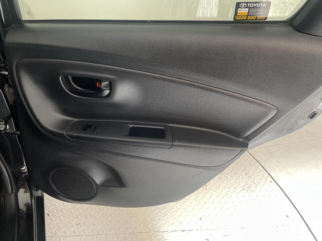 Photo '19' of Toyota Yaris Photo '19' of Toyota Yaris