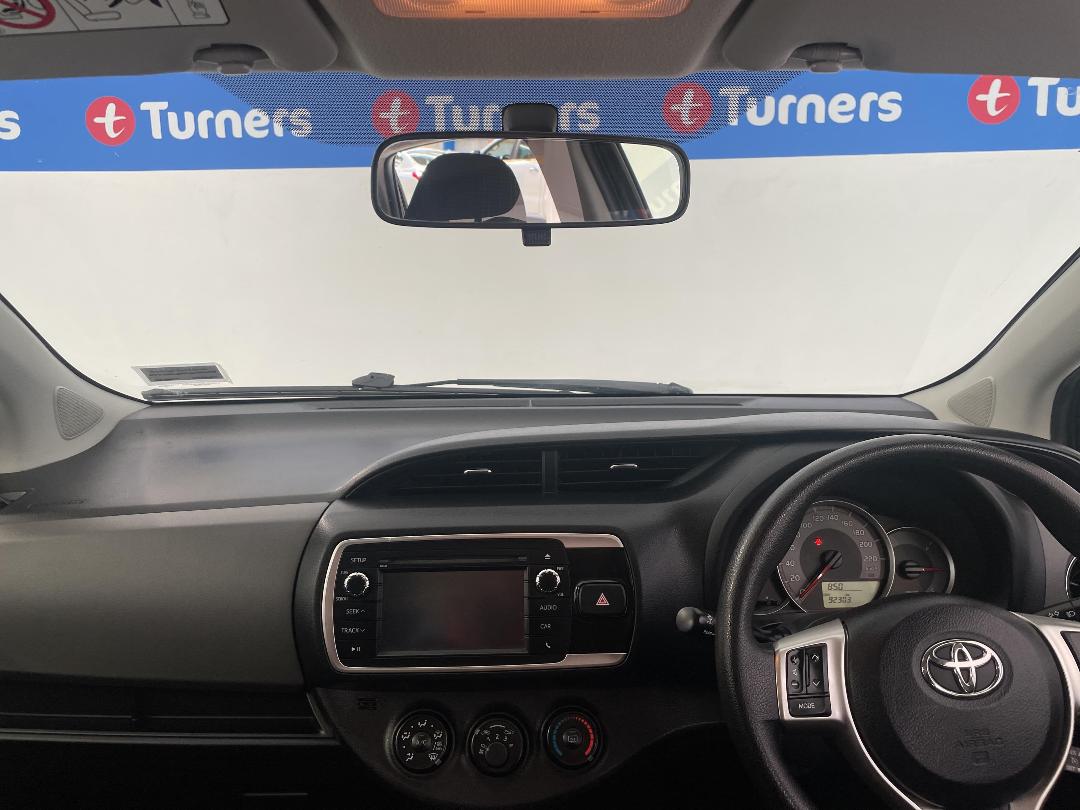 Photo '17' of Toyota Yaris Photo '17' of Toyota Yaris