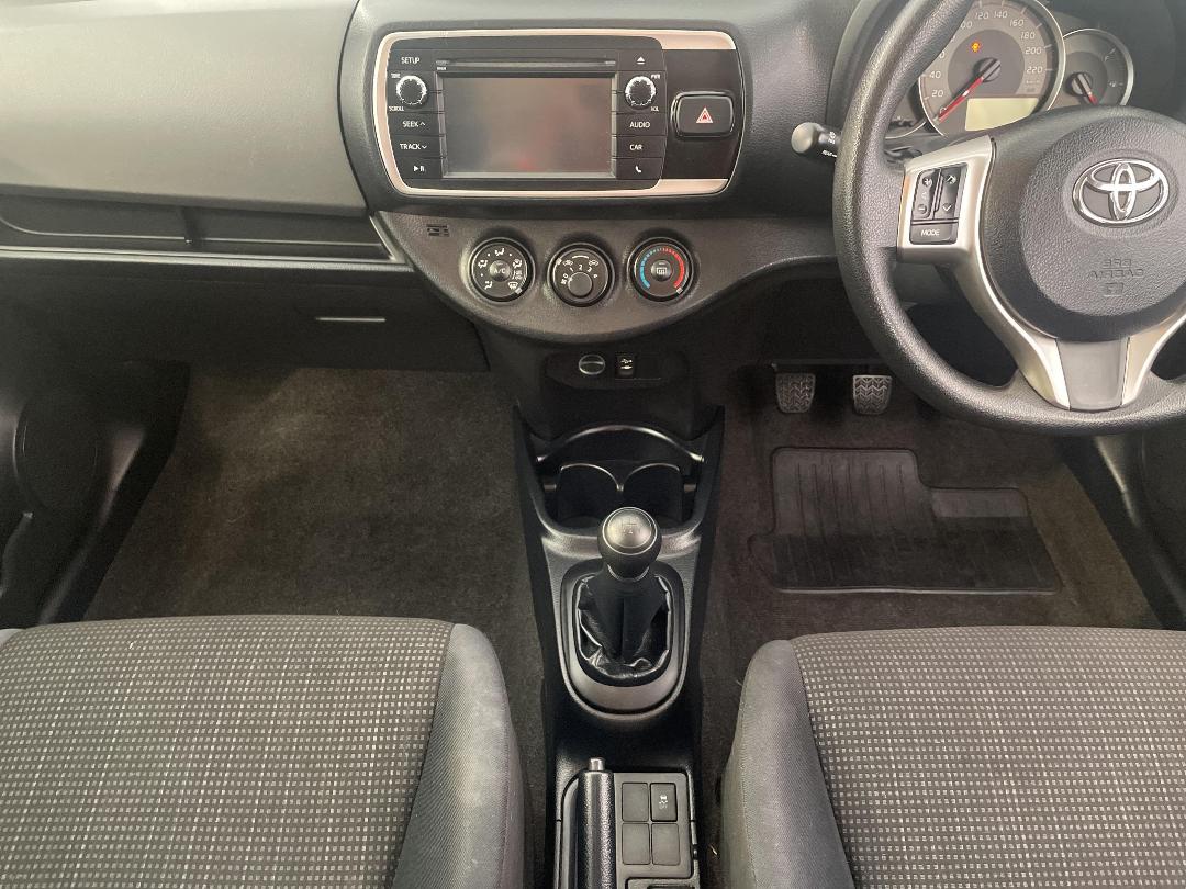 Photo '18' of Toyota Yaris Photo '18' of Toyota Yaris