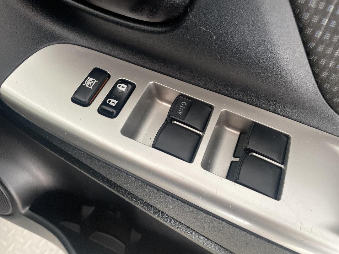 Photo '23' of Toyota Yaris Photo '23' of Toyota Yaris