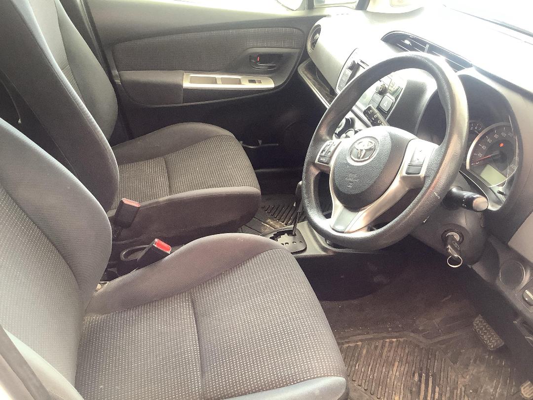 Photo '13' of Toyota Yaris GX Photo '13' of Toyota Yaris GX