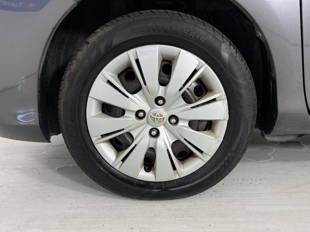 Photo '10' of Toyota Yaris