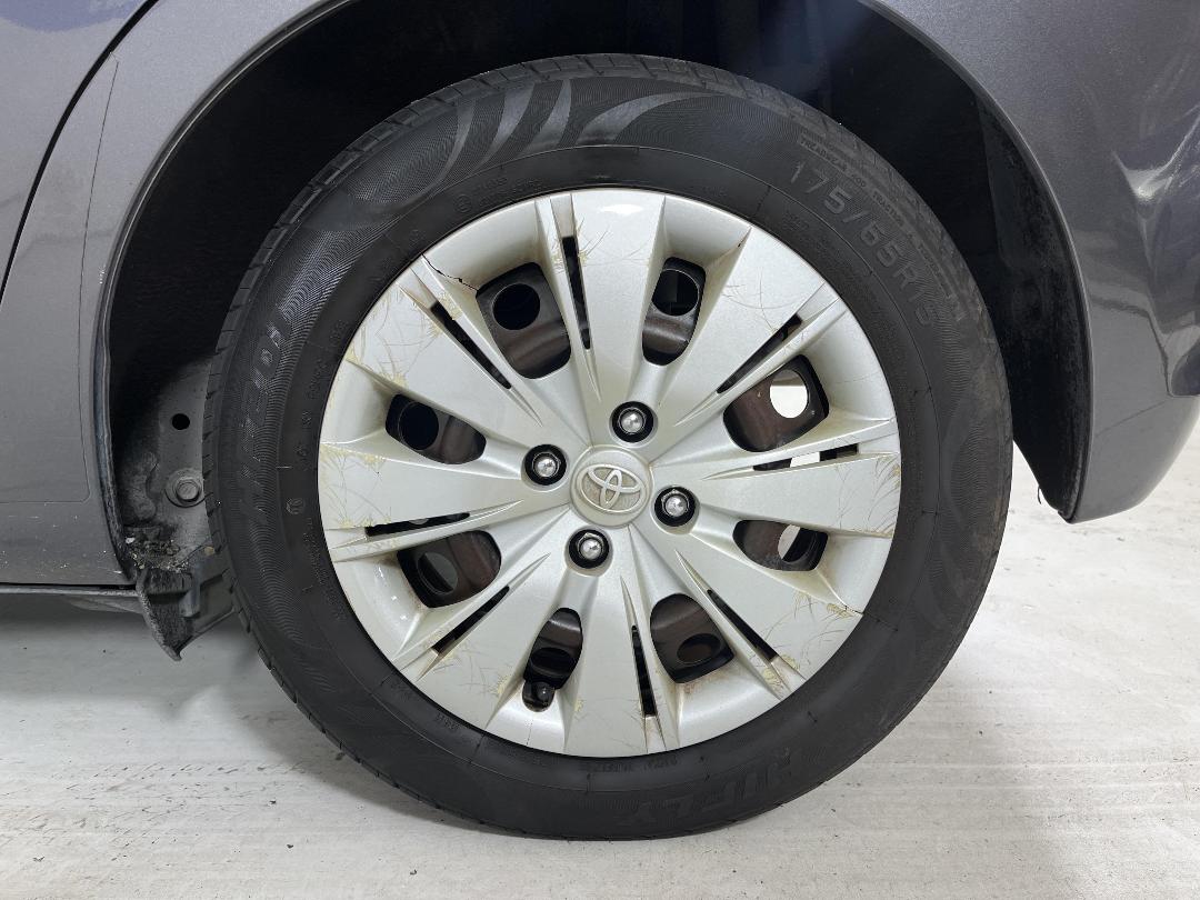 Photo '11' of Toyota Yaris