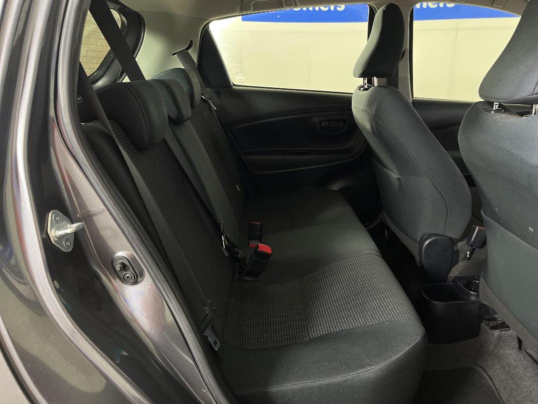 Photo '20' of Toyota Yaris