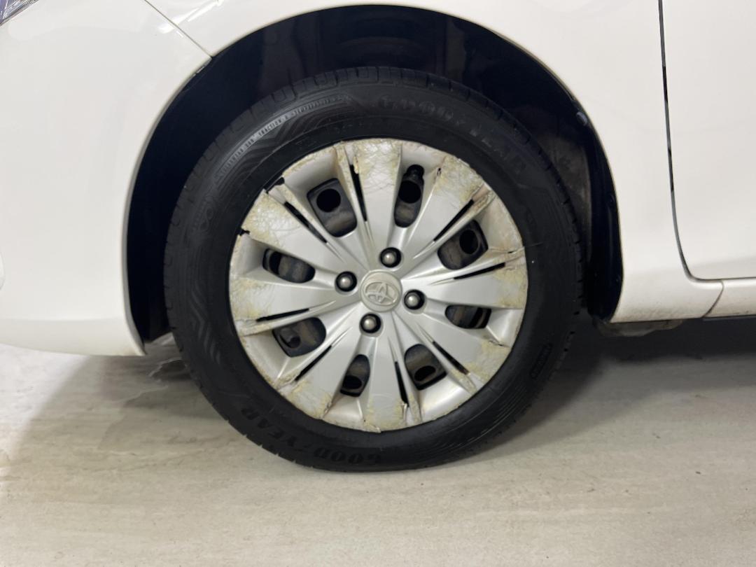 Photo '10' of Toyota Yaris