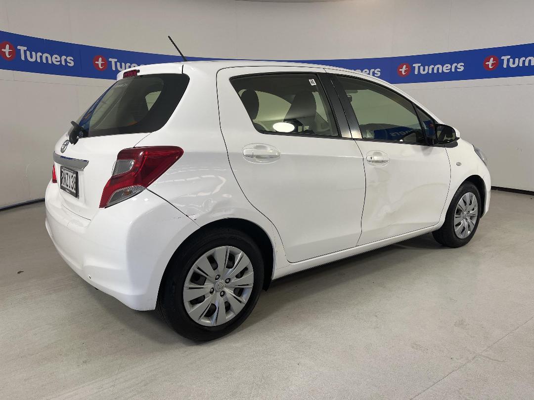 Photo '7' of Toyota Yaris