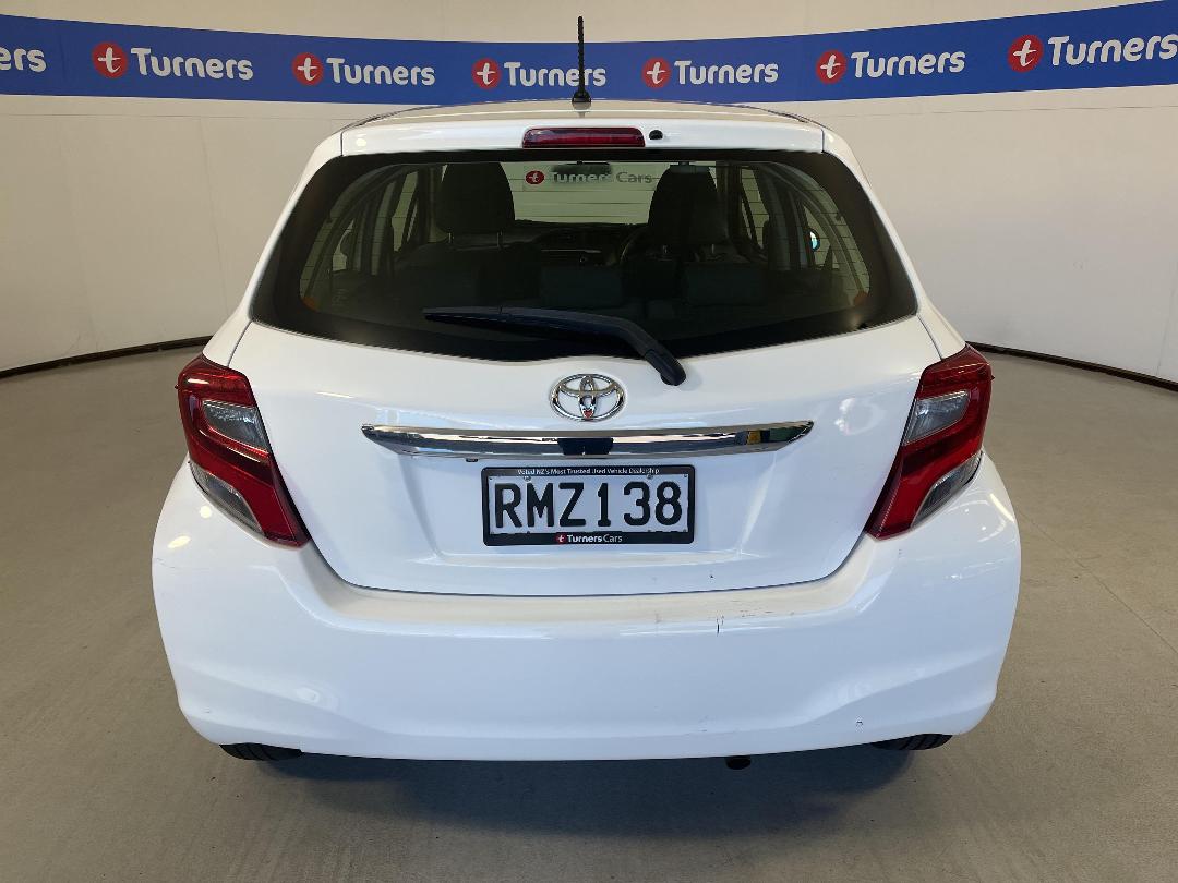 Photo '6' of Toyota Yaris