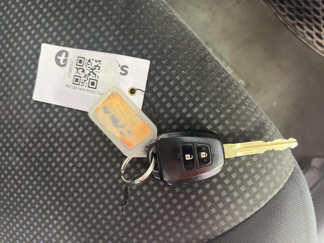 Photo '22' of Toyota Yaris