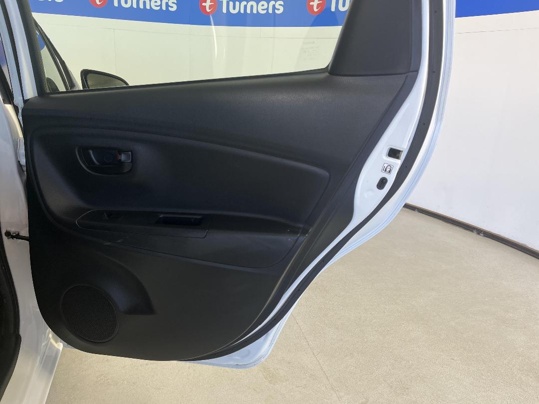 Photo '19' of Toyota Yaris