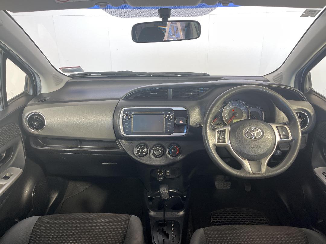 Photo '17' of Toyota Yaris