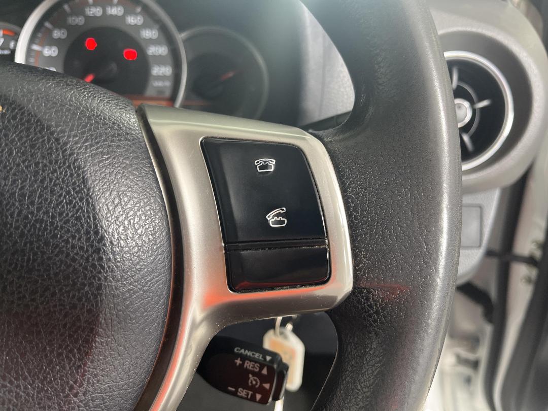 Photo '25' of Toyota Yaris