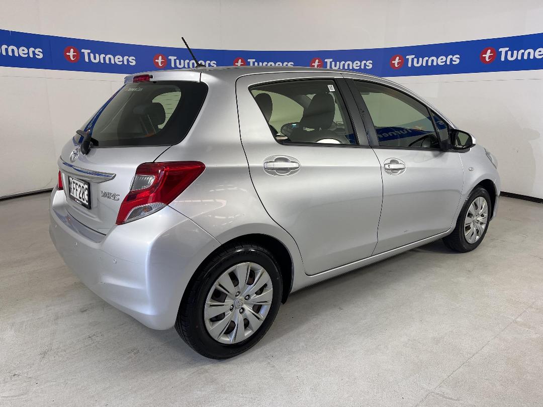 Photo '7' of Toyota Yaris