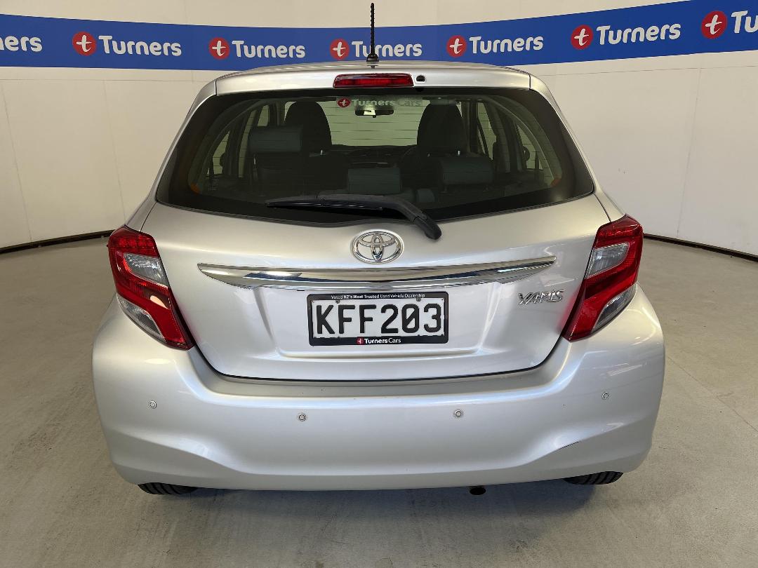 Photo '6' of Toyota Yaris