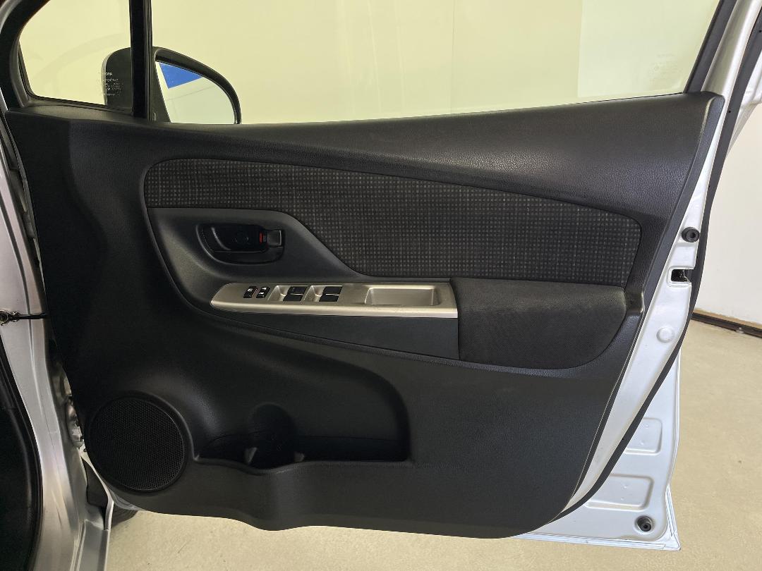 Photo '15' of Toyota Yaris