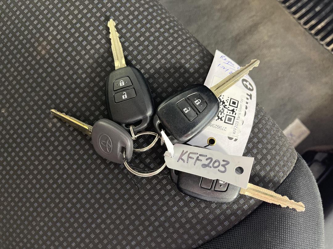 Photo '22' of Toyota Yaris