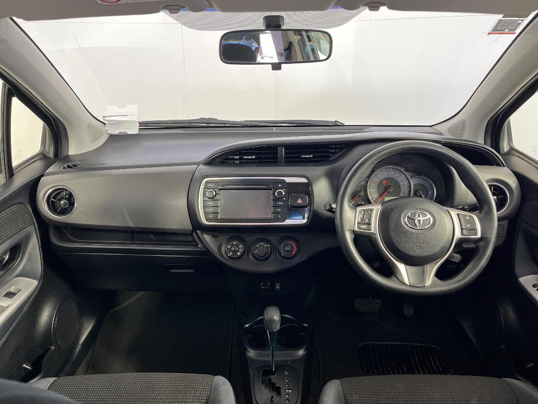 Photo '17' of Toyota Yaris