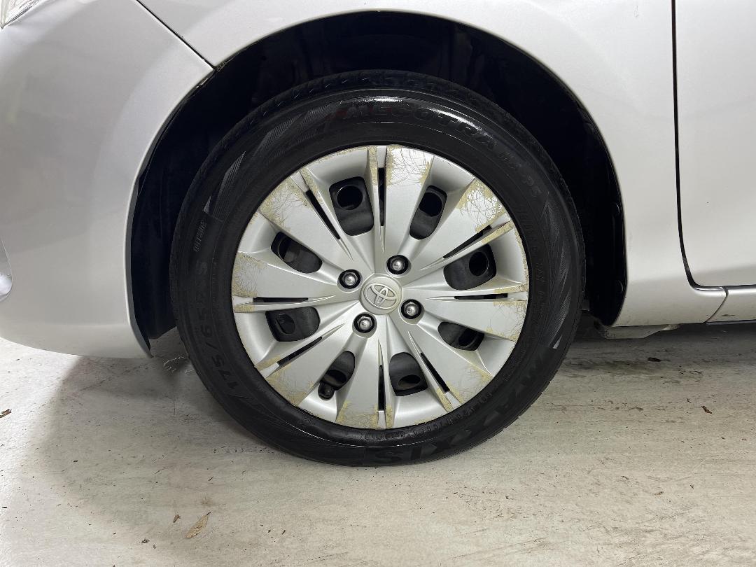 Photo '10' of Toyota Yaris