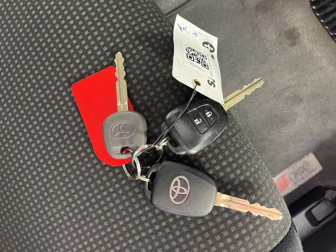 Photo '22' of Toyota Yaris