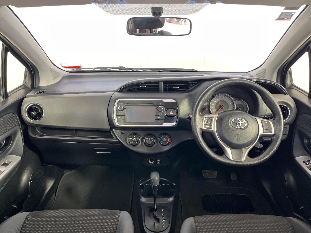 Photo '17' of Toyota Yaris