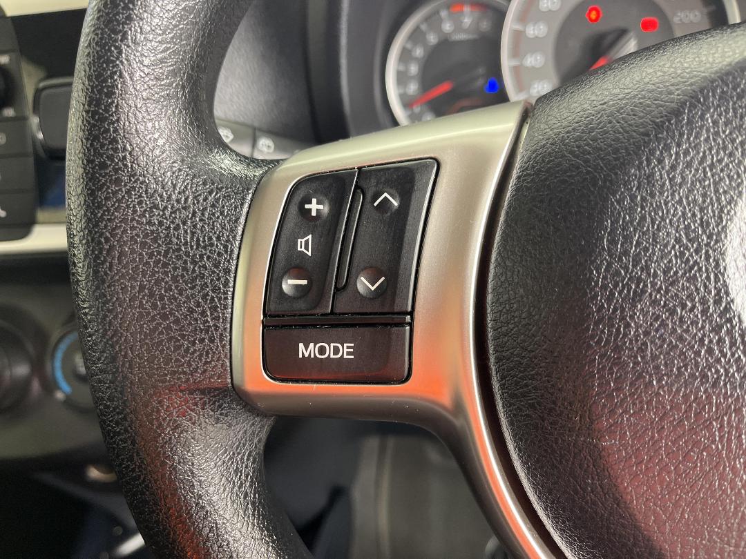 Photo '24' of Toyota Yaris