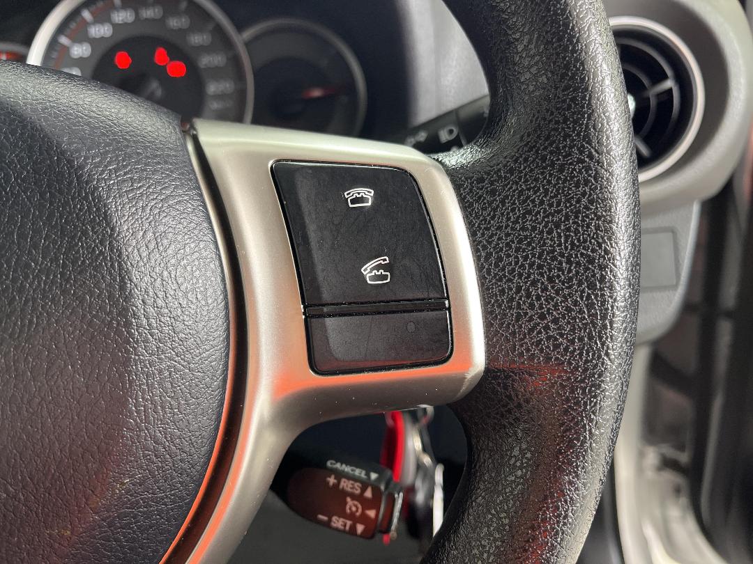 Photo '25' of Toyota Yaris