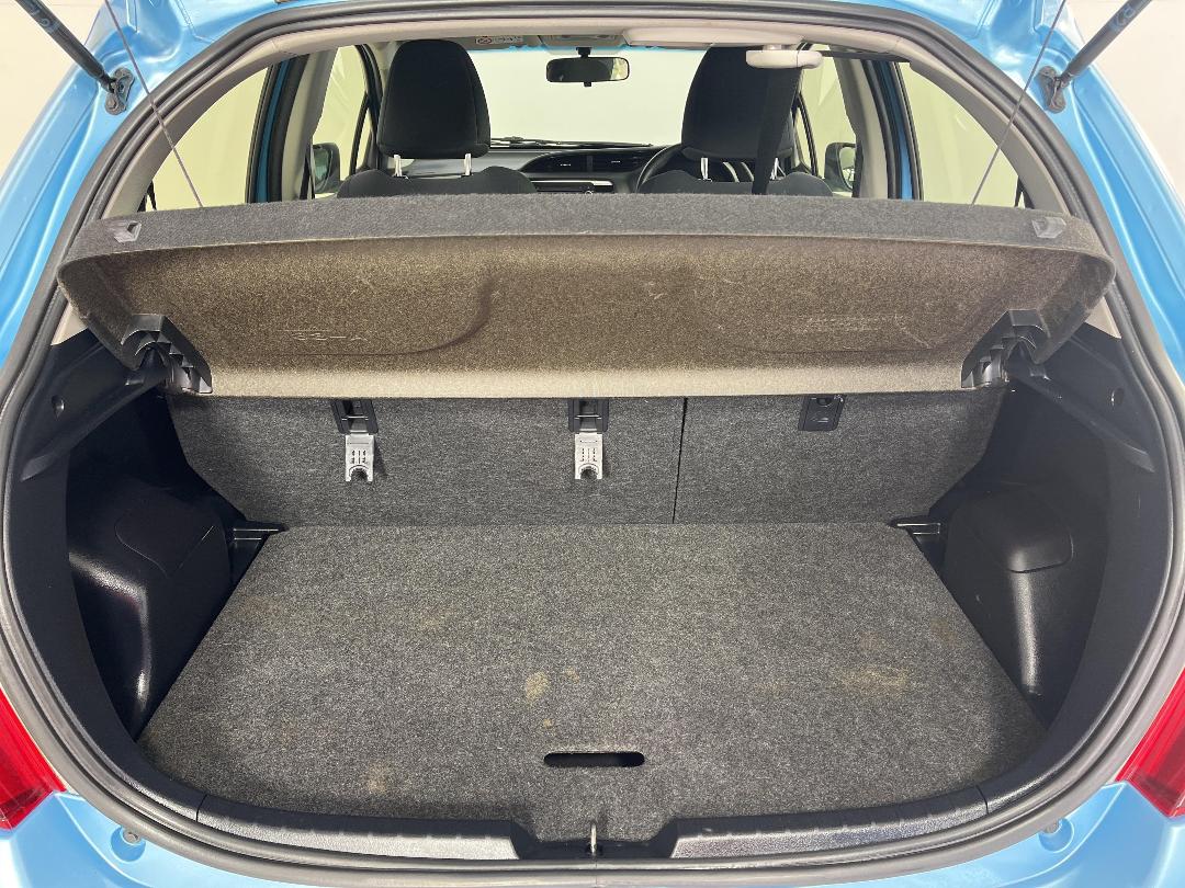 Photo '14' of Toyota Yaris Photo '14' of Toyota Yaris