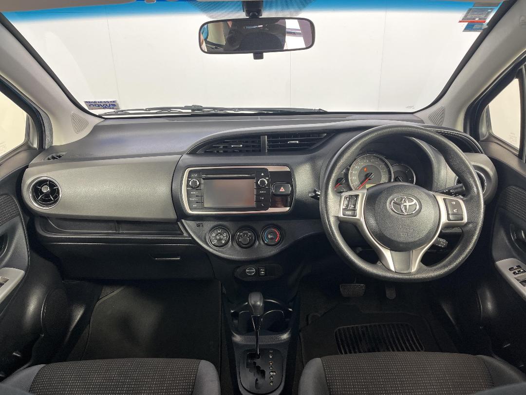 Photo '17' of Toyota Yaris Photo '17' of Toyota Yaris