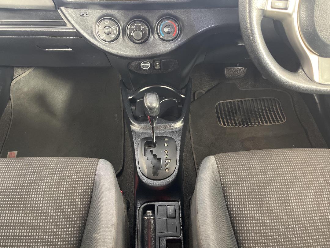 Photo '18' of Toyota Yaris Photo '18' of Toyota Yaris