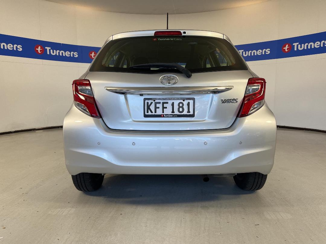 Photo '6' of Toyota Yaris