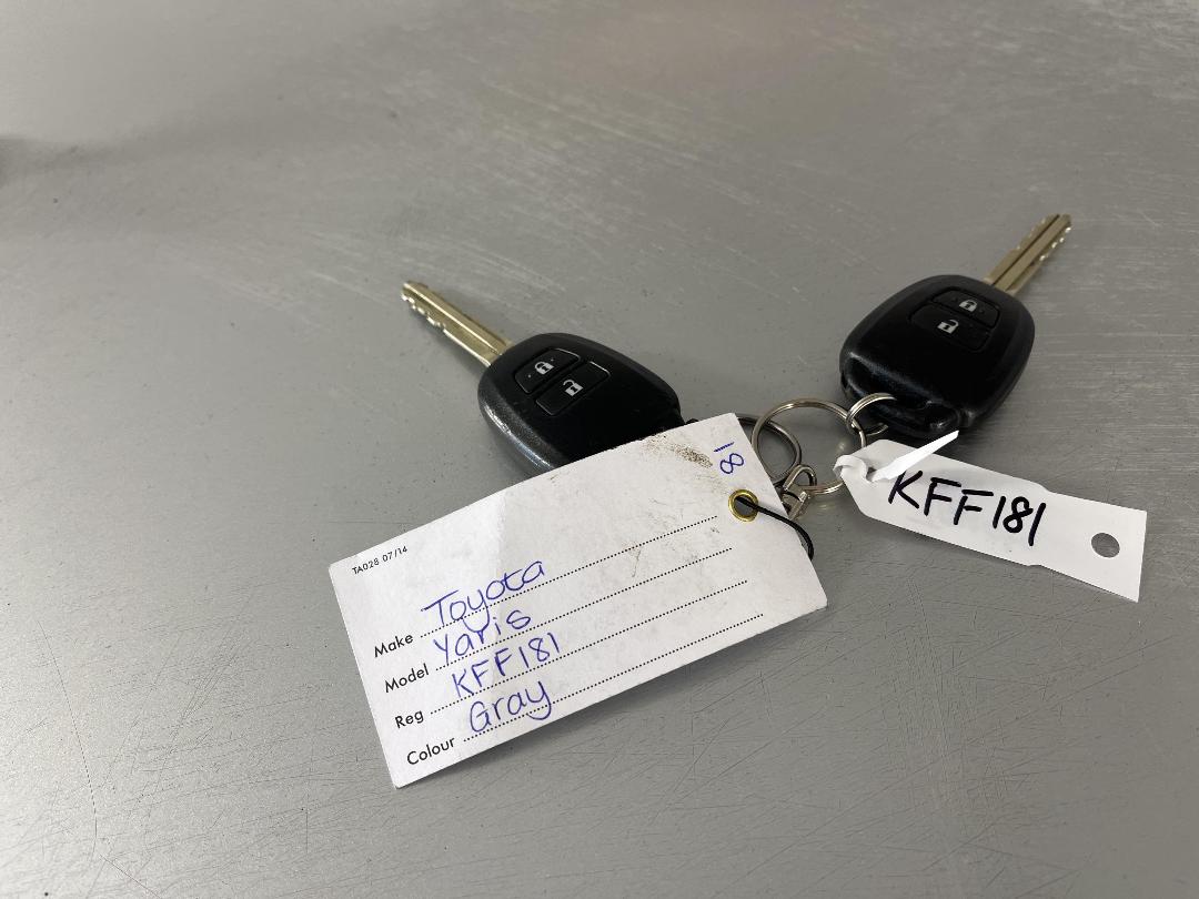 Photo '22' of Toyota Yaris