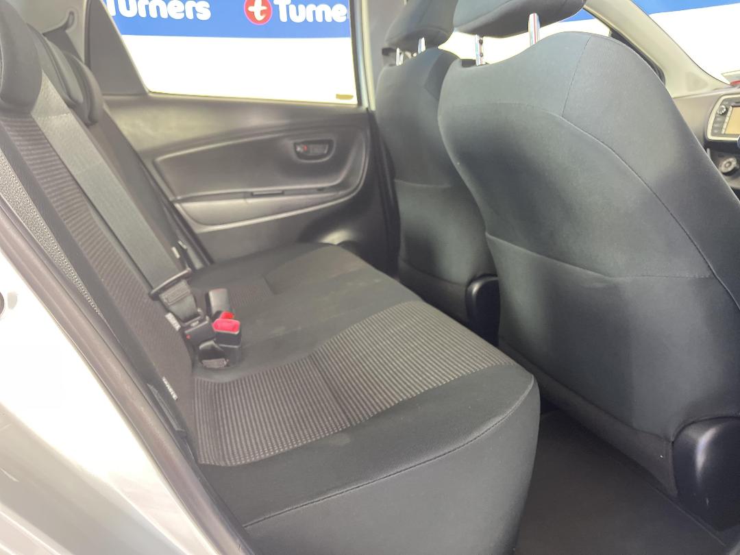 Photo '20' of Toyota Yaris