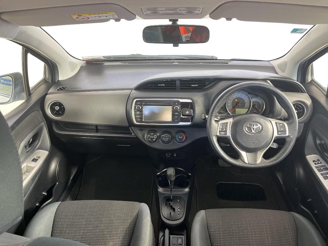 Photo '17' of Toyota Yaris