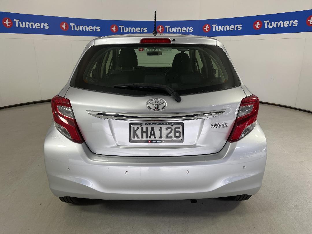 Photo '6' of Toyota Yaris