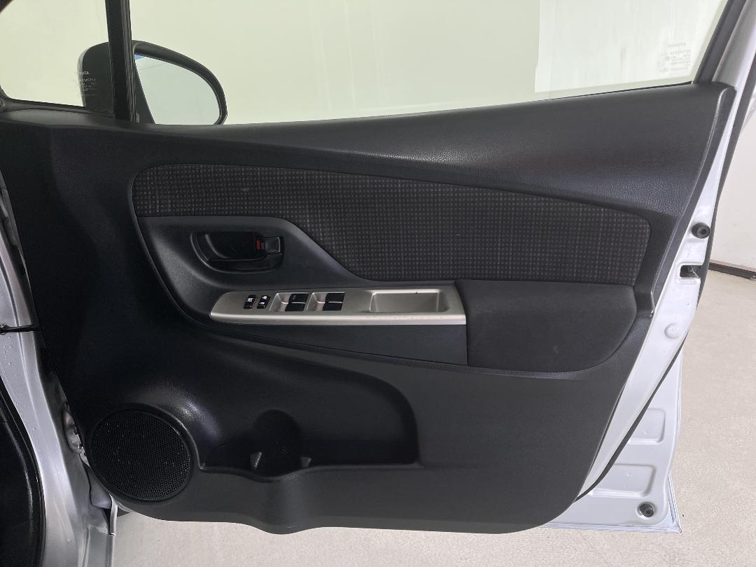 Photo '15' of Toyota Yaris