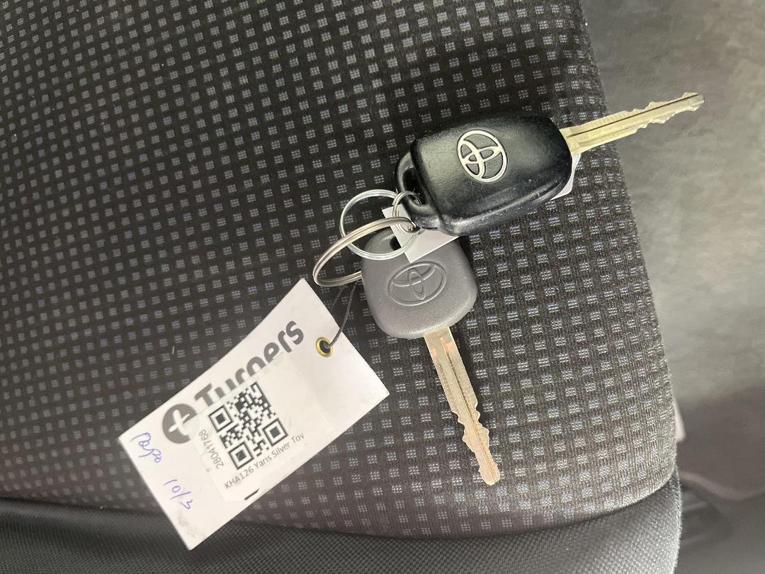 Photo '22' of Toyota Yaris