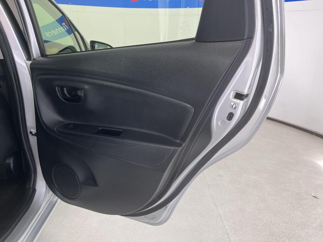 Photo '19' of Toyota Yaris