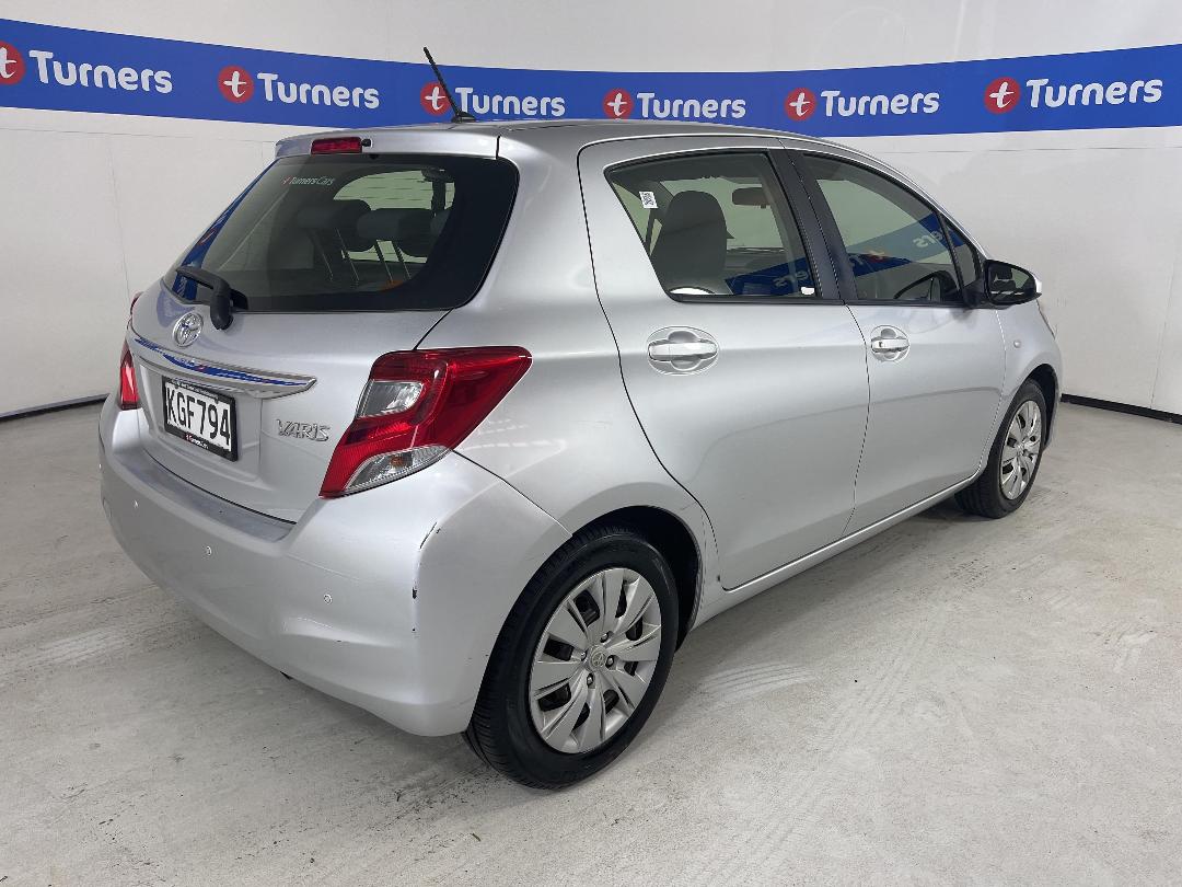 Photo '7' of Toyota Yaris