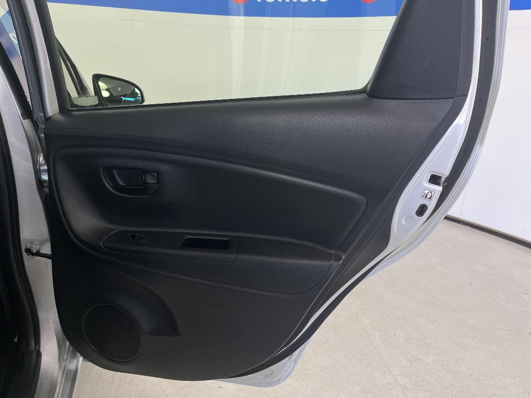 Photo '19' of Toyota Yaris