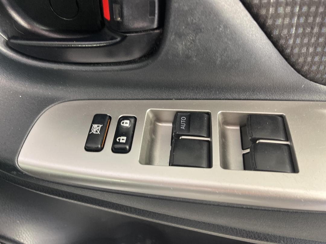 Photo '23' of Toyota Yaris