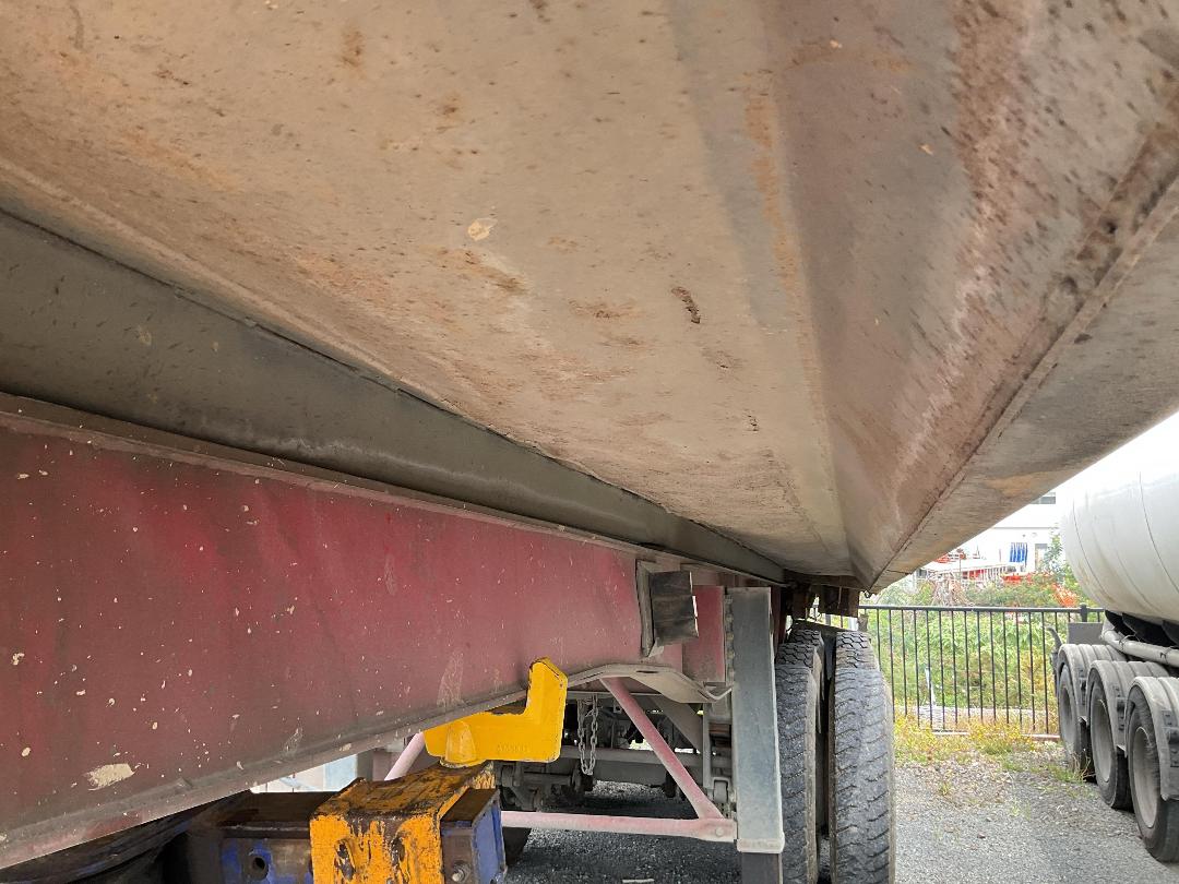 Photo '10' of Trailer Sinotruck 3 Axle Semi Tipulator Photo '10' of Trailer Sinotruck 3 Axle Semi Tipulator