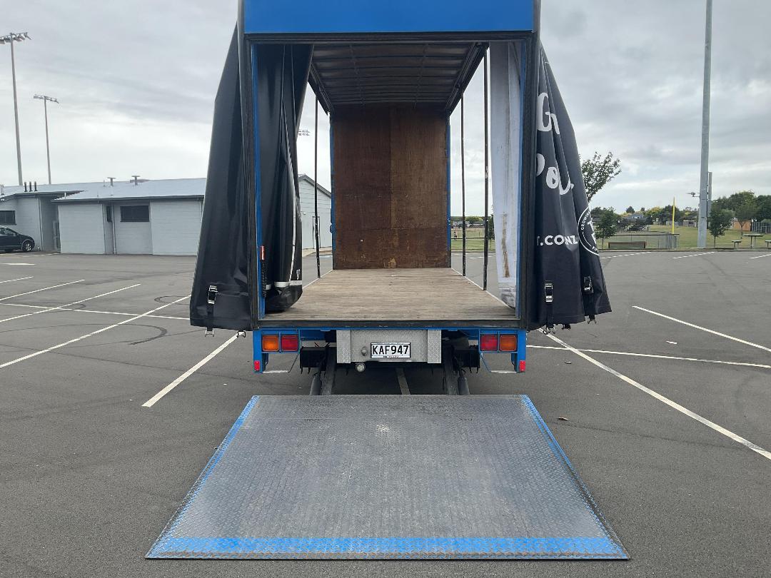 Photo '12' of UD MK11280 Curtainsider