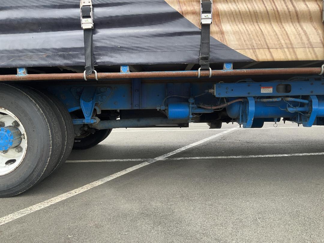 Photo '25' of UD MK11280 Curtainsider