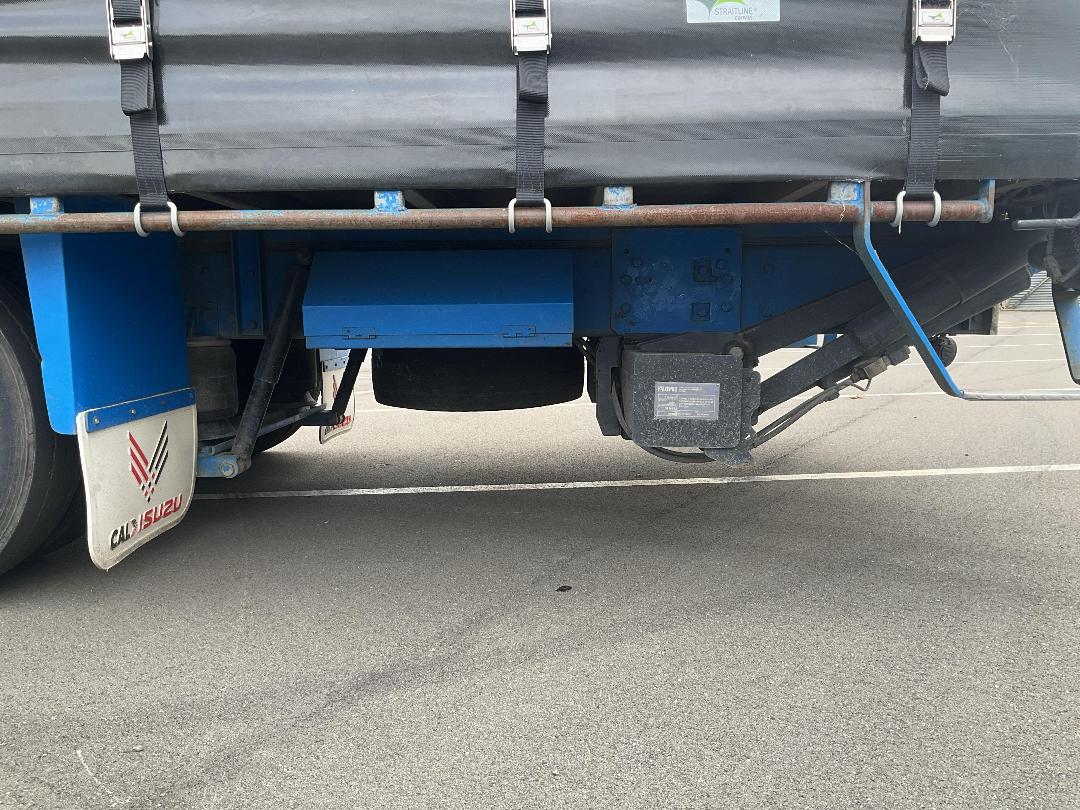 Photo '27' of UD MK11280 Curtainsider