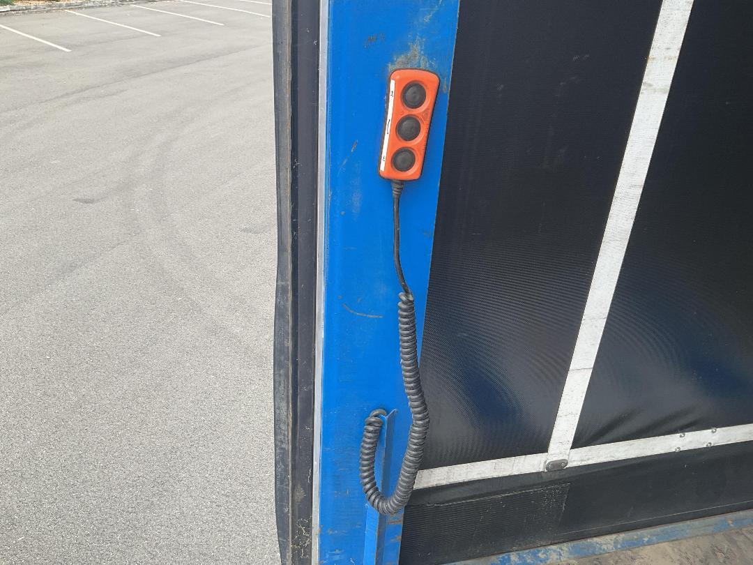 Photo '30' of UD MK11280 Curtainsider