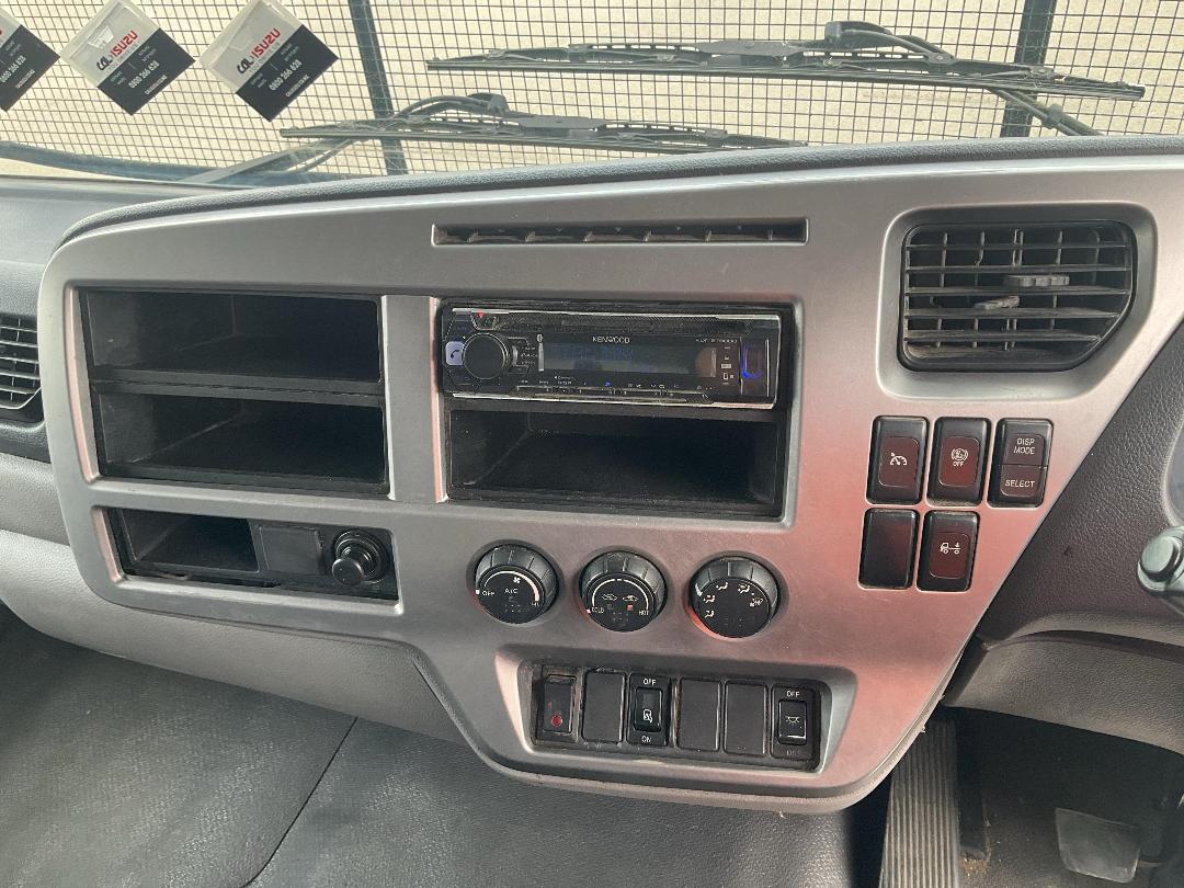 Photo '31' of UD MK11280 Curtainsider