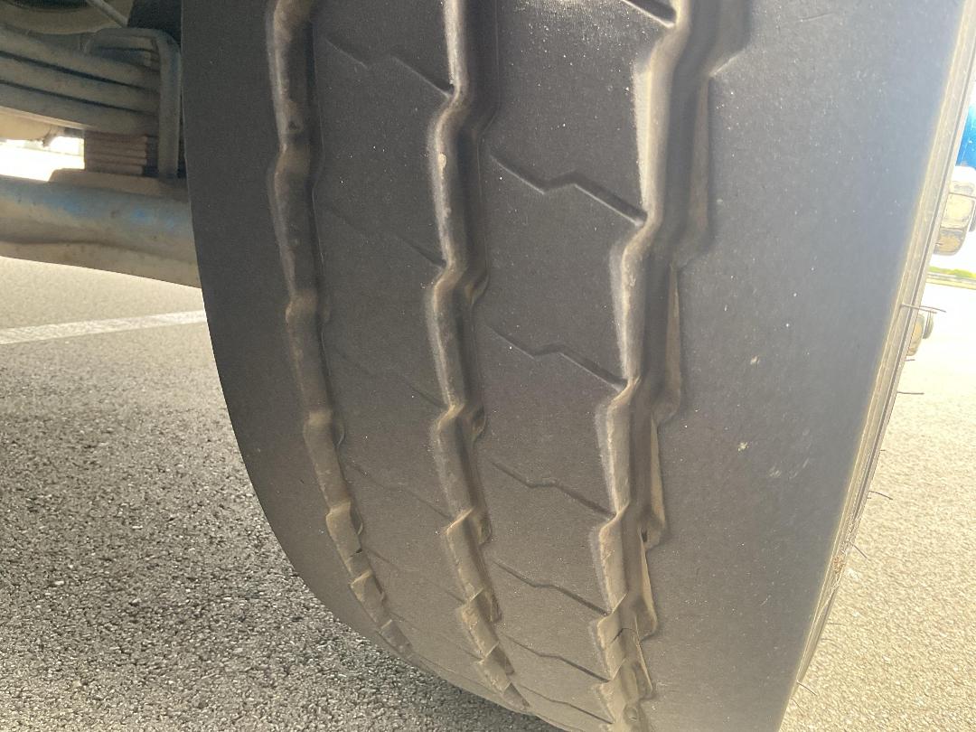 Photo '46' of UD MK11280 Curtainsider