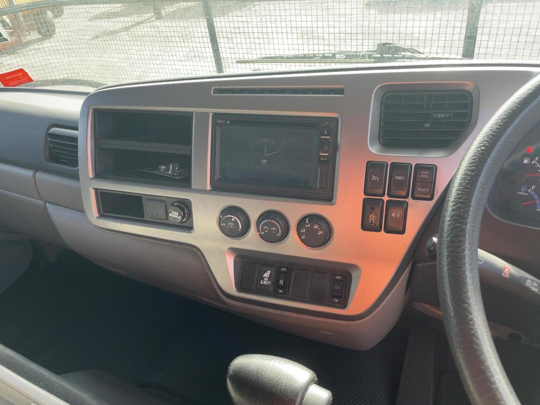 Photo '15' of UD TRUCKS MK11250 Curtainsider