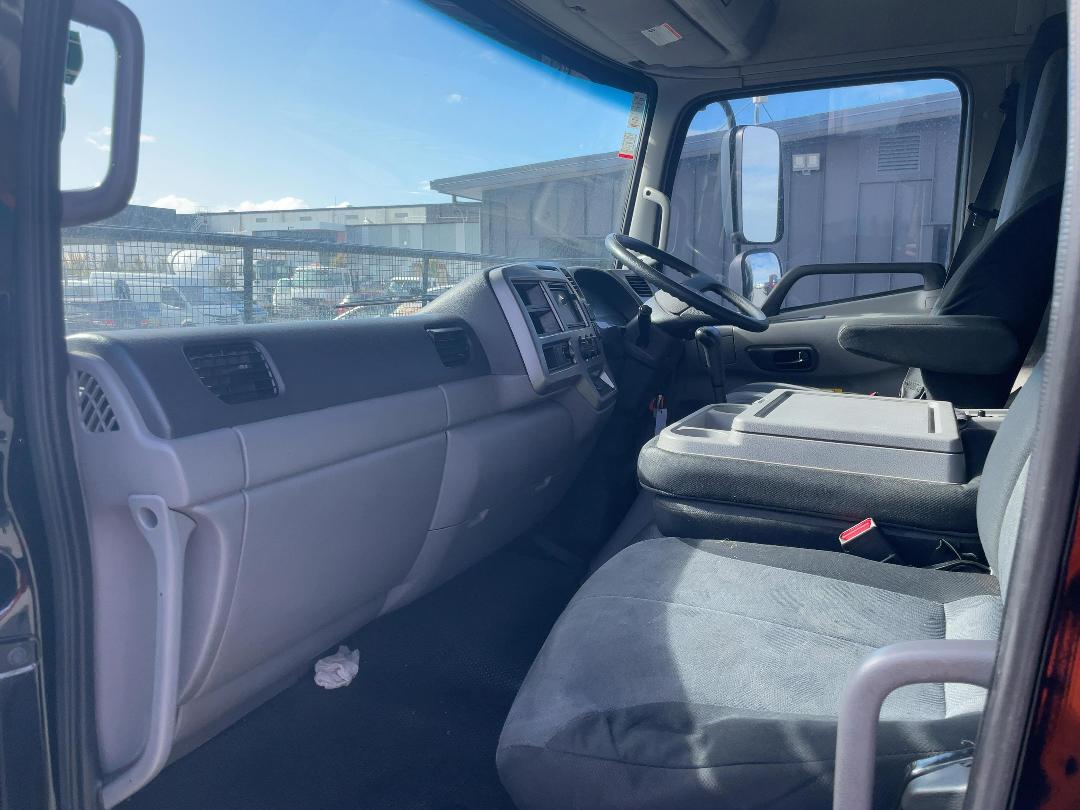 Photo '22' of UD TRUCKS MK11250 Curtainsider