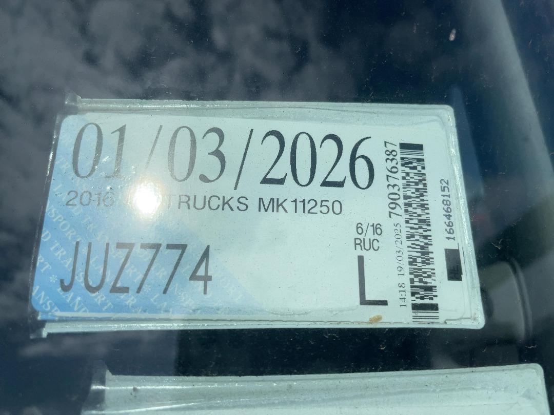 Photo '31' of UD TRUCKS MK11250 Curtainsider